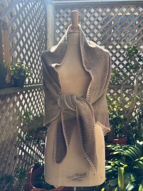 Womens Taupe Wrap Shawl. Embroidered cream border. Size Sm-lg.  NWOT.